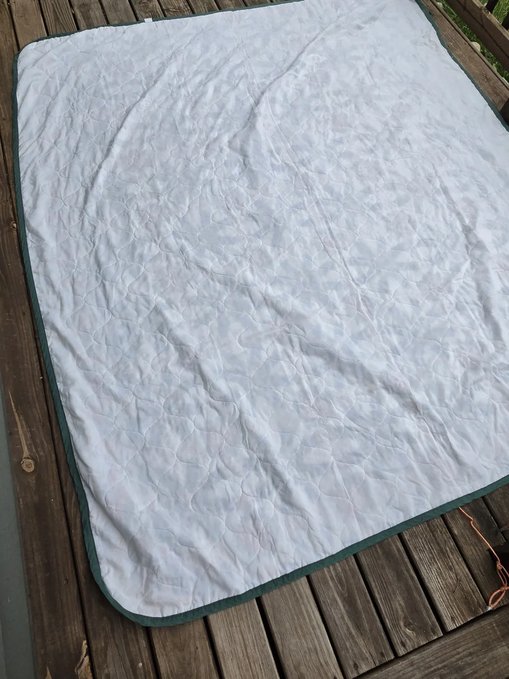 Vintage Springs Classic Floral Double Wedding Ring Manufactured Quilt Blue Pink